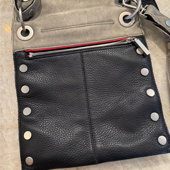 Hammett Montana Reversible Black Pewter & Brushed Silver Crossbody - Picture 8 of 10